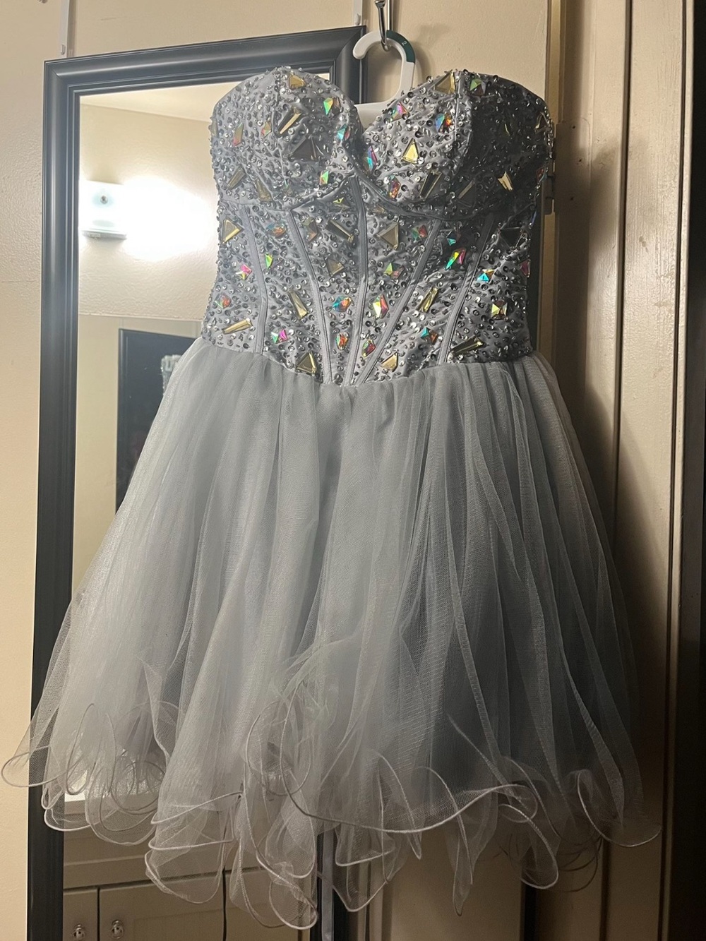 Embellished Light Gray Tulle Strapless Party Dress